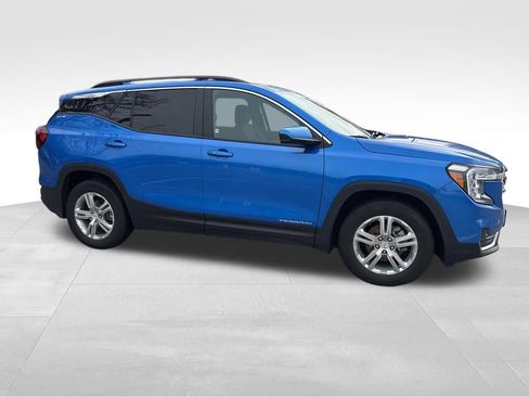 Used 2024 GMC Terrain SLE w/ Driver Convenience Package FWD image 14
