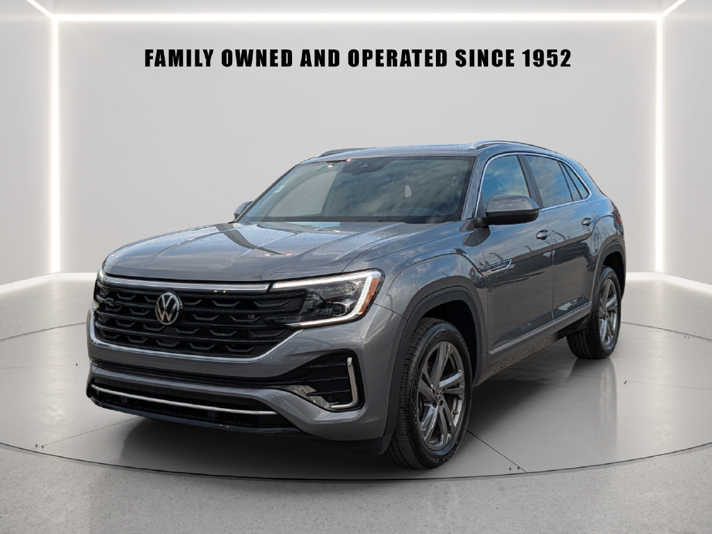 Certified 2024 Volkswagen Atlas Cross Sport SEL R-Line AWD/4WD image 2