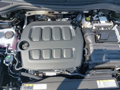 New 2025 Volkswagen Tiguan SE image 22