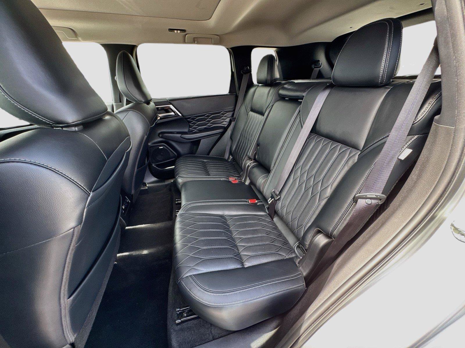 Used 2026 Mitsubishi Outlander SEL FWD image 26