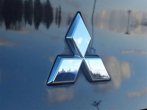 Used 2022 Mitsubishi Outlander ES image 30