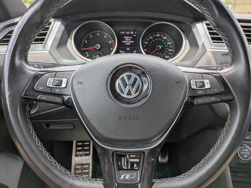 Used 2021 Volkswagen Tiguan SE R-Line FWD image 23