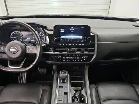Used 2023 Nissan Pathfinder SL w/ SL Premium Package AWD/4WD image 3