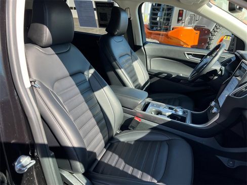 Used 2024 Ford Edge SEL w/ Convenience Package image 23