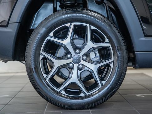 Certified 2025 Jeep Compass Limited AWD/4WD image 19