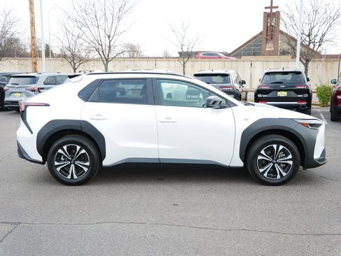 Used 2024 Subaru Solterra Premium image 12