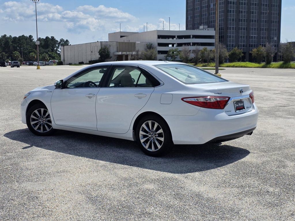 Used 2017 Toyota Camry XLE FWD image 5