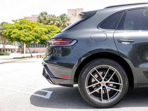 Used 2022 Porsche Macan AWD/4WD image 28