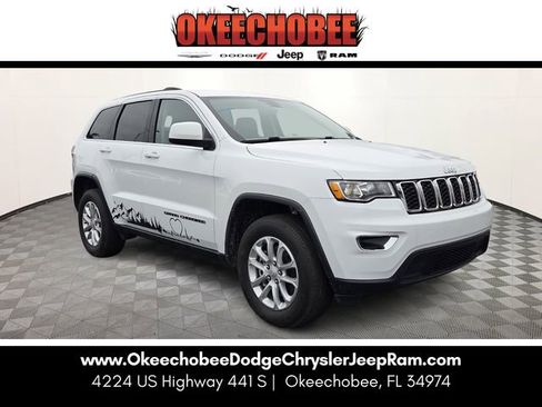 Certified 2021 Jeep Grand Cherokee Laredo w/ Security & Convenience Group image 1