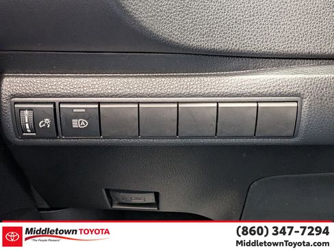 Certified 2023 Toyota Corolla SE image 18
