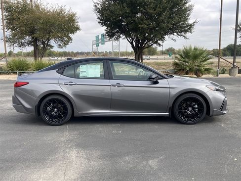 New 2026 Toyota Camry Hybrid image 4