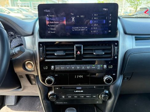 Used 2023 Lexus GX 460 Premium w/ Premium Package AWD/4WD image 12