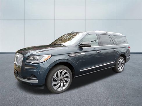 Used 2024 Lincoln Navigator L Reserve image 1