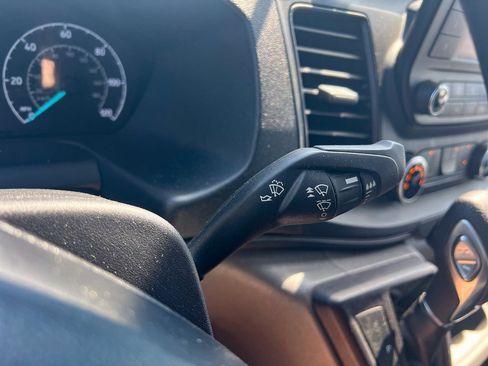 Used 2020 Ford Transit 350 XL image 34