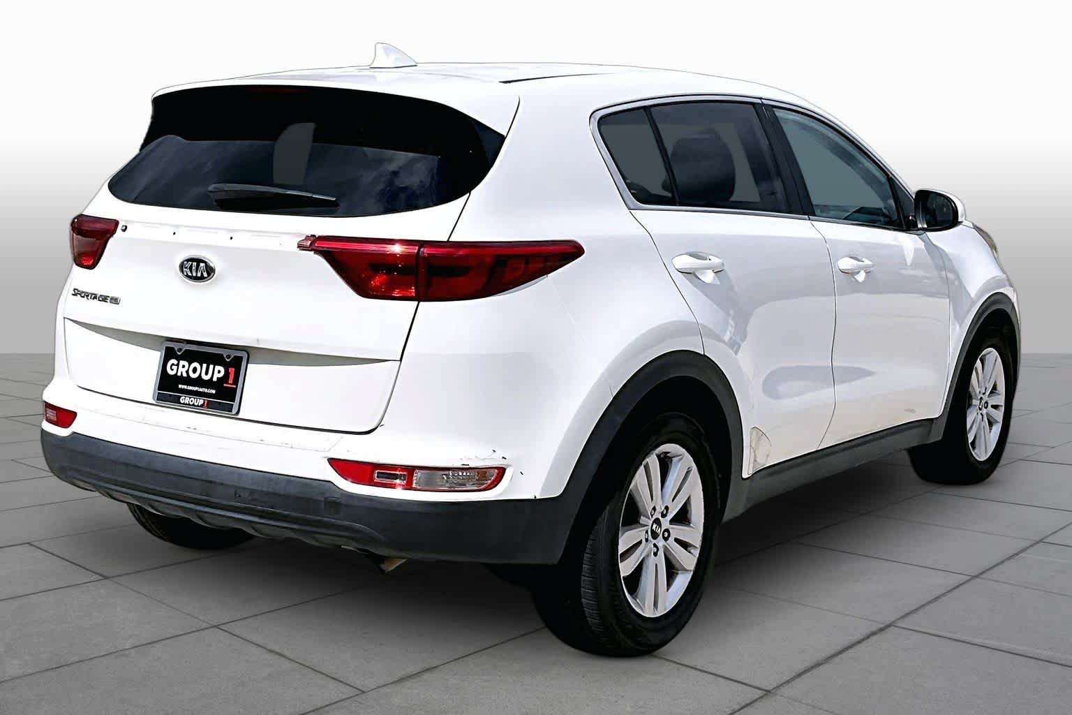 Used 2018 Kia Sportage LX FWD image 11