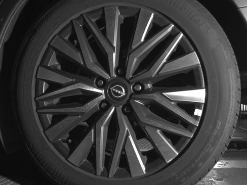 Used 2025 Nissan Altima 2.5 SV FWD image 12