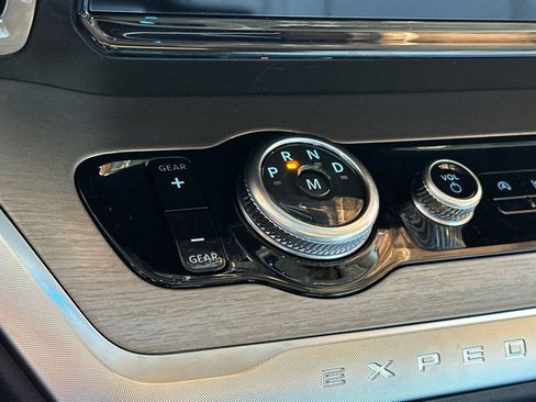 New 2026 Ford Expedition Platinum image 20