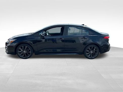 Used 2024 Toyota Corolla SE image 2