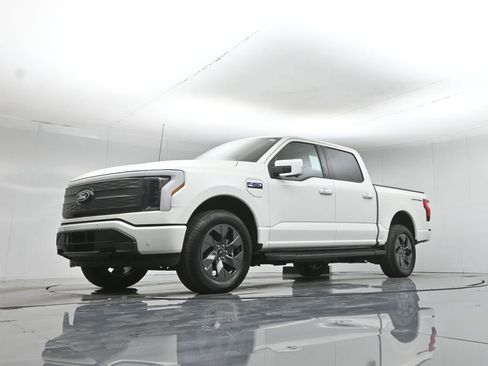 New 2025 Ford F150 Lightning Lariat w/ Max Trailer Tow Package image 43