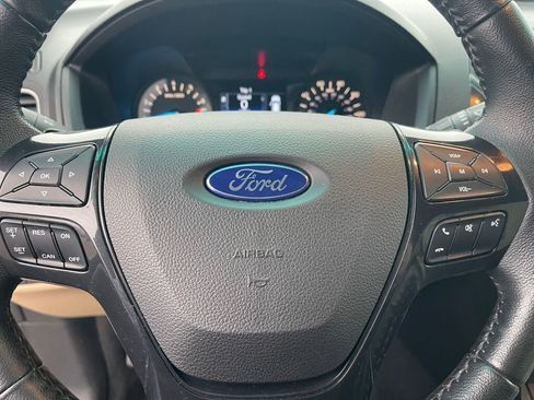 Used 2017 Ford Explorer XLT image 13