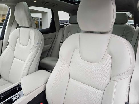 Certified 2023 Volvo XC60 B6 Ultimate w/ Protection Package Premier image 24