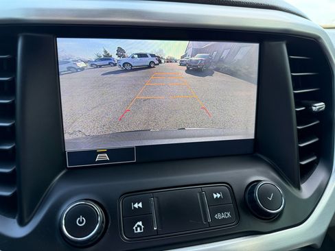 Used 2021 GMC Acadia SLT image 32