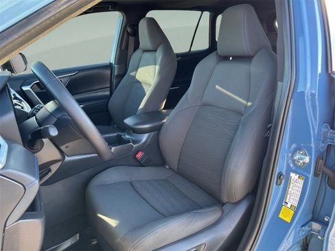 Used 2025 Toyota RAV4 SE image 11