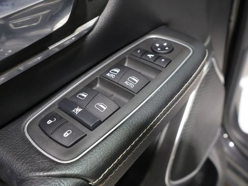 Used 2023 RAM 1500 Laramie AWD/4WD image 15