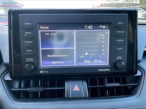 Used 2021 Toyota RAV4 LE FWD image 31