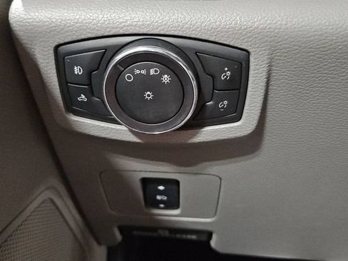 Used 2017 Ford F350 XLT w/ XLT Premium Package AWD/4WD image 16
