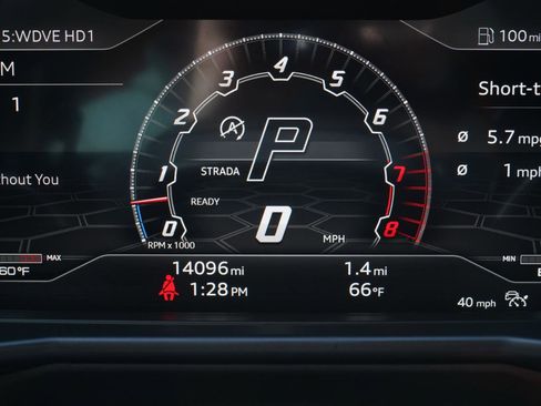 Used 2022 Lamborghini Urus AWD/4WD image 26