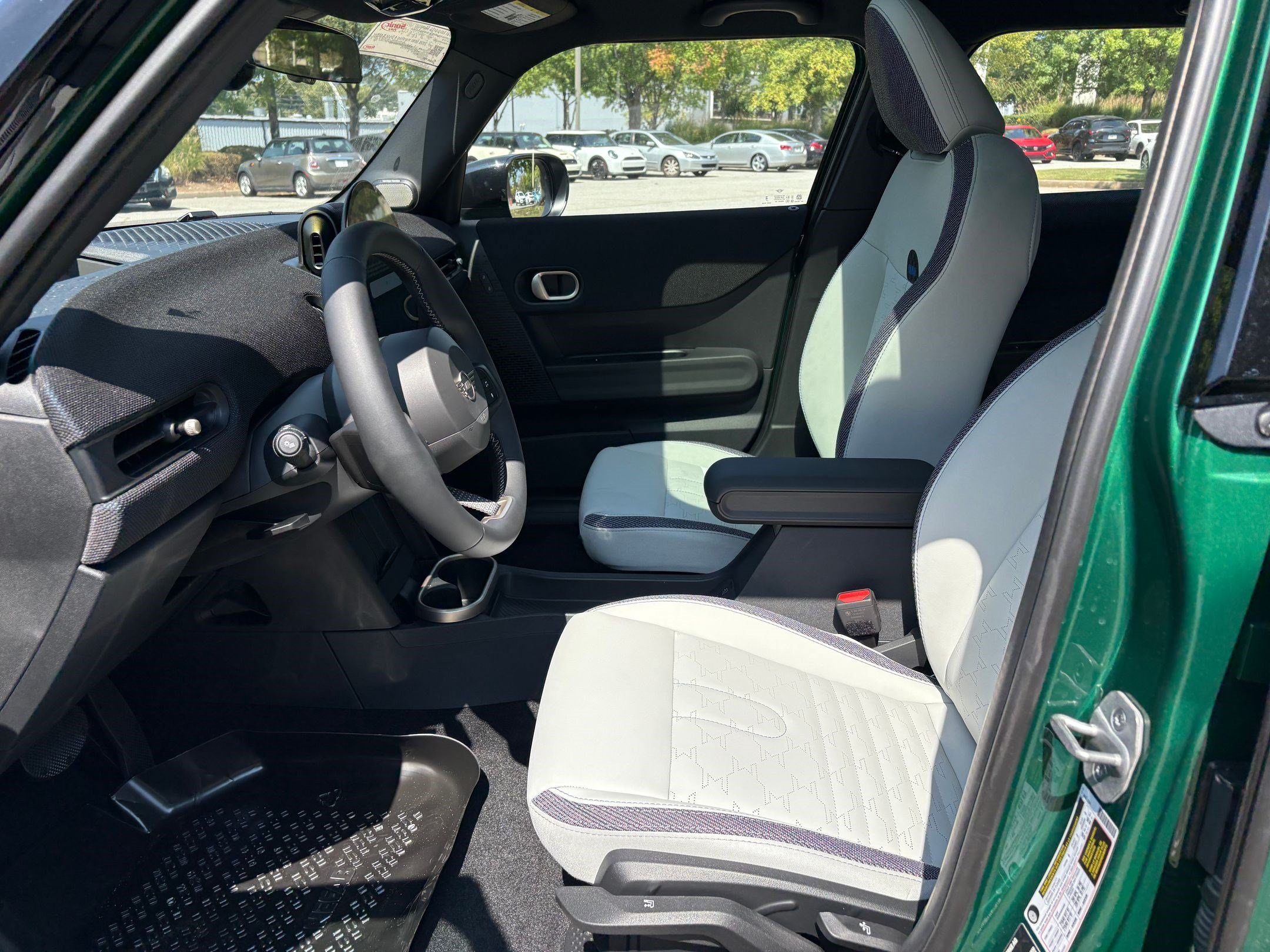 Used 2026 MINI Cooper 4-Door Hardtop FWD image 5