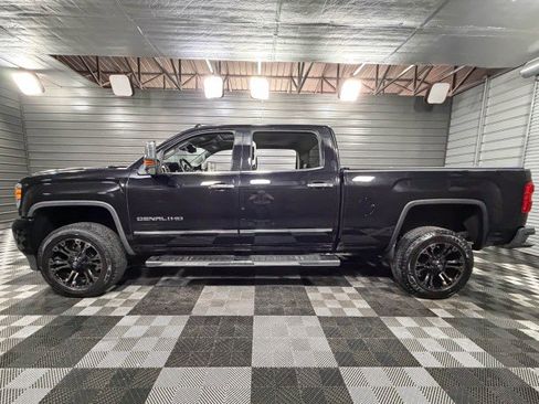 Used 2019 GMC Sierra 2500 Denali w/ Duramax Plus Package image 8