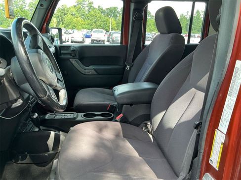 Used 2014 Jeep Wrangler Unlimited Sport w/ Connectivity Group AWD/4WD image 9
