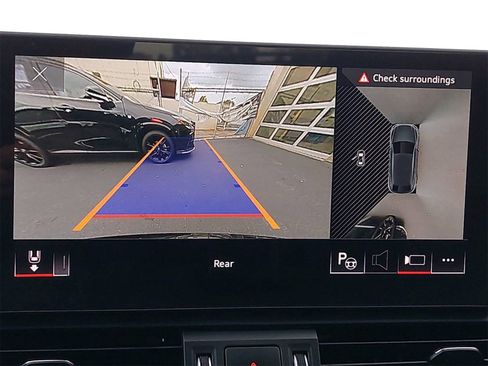 Used 2023 Audi SQ5 Prestige w/ Prestige Package image 28