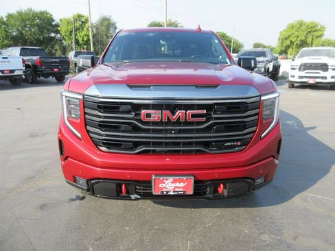 Certified 2023 GMC Sierra 1500 AT4 w/ Technology Package AWD/4WD image 13