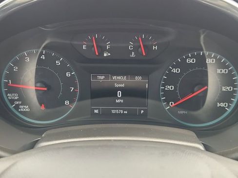 Used 2021 Chevrolet Malibu LT FWD image 12