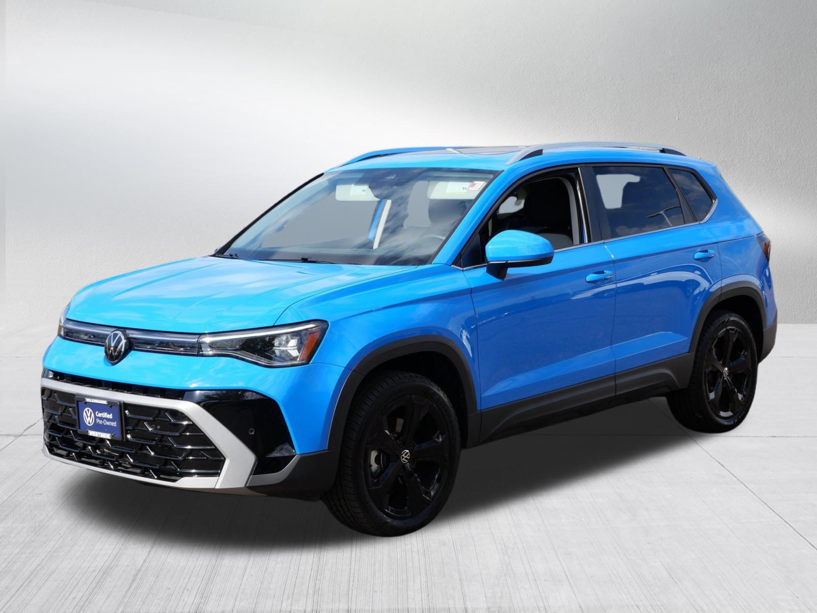 Certified 2025 Volkswagen Taos SEL AWD/4WD image 3