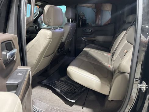 Used 2019 Chevrolet Silverado 1500 LT Trail Boss AWD/4WD image 9