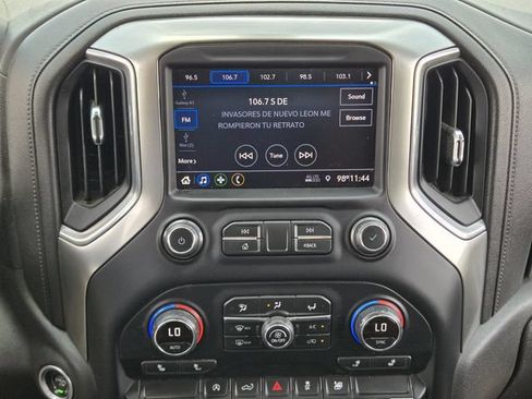 Used 2021 Chevrolet Silverado 1500 LT RWD image 17
