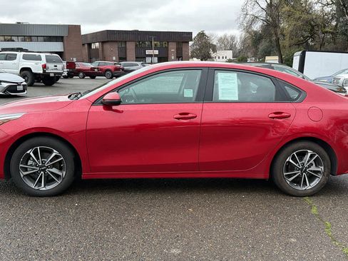 Used 2023 Kia Forte LXS w/ LXS Technology Package image 7