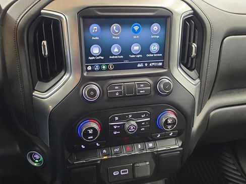 Used 2022 Chevrolet Silverado 1500 LT AWD/4WD image 9