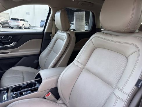 Used 2020 Lincoln Corsair AWD w/ Premium Package image 21