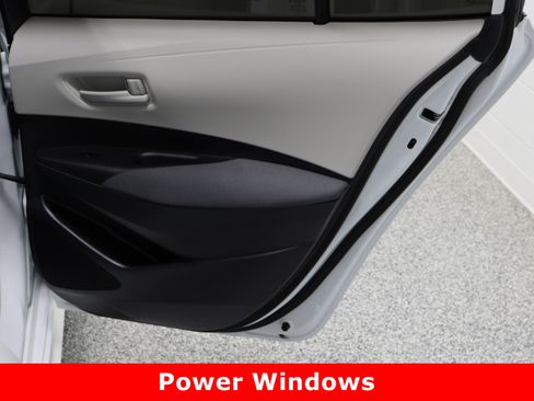 Certified 2025 Toyota Corolla LE image 29