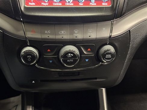 Used 2015 Dodge Journey Crossroad w/ Flexible Seating Group image 22