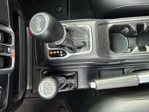 Used 2022 Jeep Wrangler Unlimited Sahara w/ Cold Weather Group AWD/4WD image 24