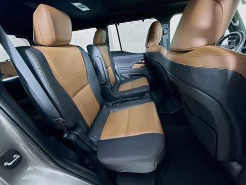 Certified 2025 Lexus GX 550 image 28