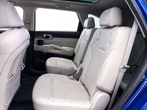Used 2022 Kia Sorento SX image 38