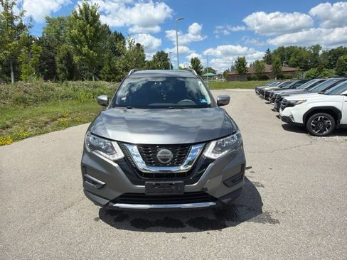 Used 2018 Nissan Rogue SV AWD/4WD image 2