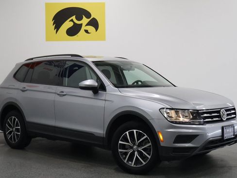 Used 2021 Volkswagen Tiguan S image 2